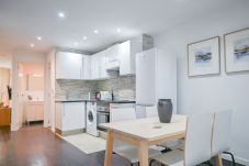 Appartamento a Madrid -  Amplio Apartamento con Balcón en Calle Santa Engracia, Chamberí  