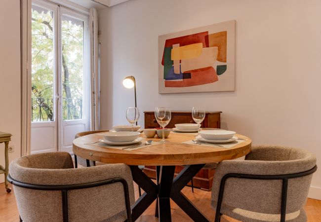  a Madrid - Elegante y luminoso piso en el corazón de Chamberí: Con balcones y amplios espacios