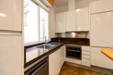 Appartamento a Madrid - Elegante vivienda de 3 habitaciones en el centro de Madrid 