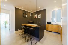 Appartamento a Madrid -  Exclusivo piso con balcones y vistas en ubicación privilegiada . Madrid