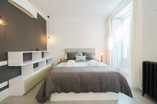 Appartamento a Madrid -  Exclusivo piso con balcones y vistas en ubicación privilegiada . Madrid