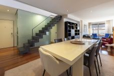 Appartamento a Madrid - Dúplex de 3 Dormitorios – Amplio, Luminoso cerca del Paseo de la Castellana 