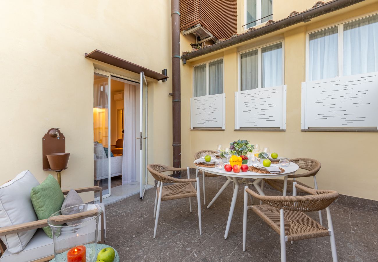 Appartamento a Lucca - Modern Elegance inside Lucca Walls – with Terrace Appartamento a Lucca - Modern Elegance inside Lucca Walls – with Terrace