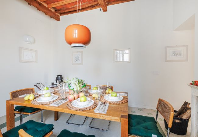 Appartamento a Lucca - Historic and Contemporary 3 Bedrooms inside Lucca Appartamento a Lucca - Historic and Contemporary 3 Bedrooms inside Lucca