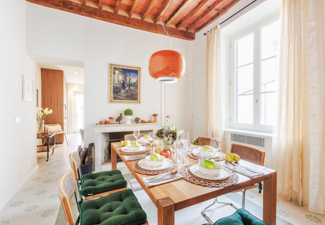 Appartamento a Lucca - Historic and Contemporary 3 Bedrooms inside Lucca Appartamento a Lucca - Historic and Contemporary 3 Bedrooms inside Lucca