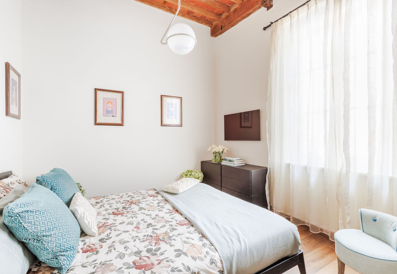 Appartamento a Lucca - Historic and Contemporary 3 Bedrooms inside Lucca Appartamento a Lucca - Historic and Contemporary 3 Bedrooms inside Lucca