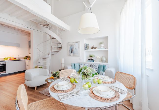 Appartamento a Lucca - Luxury 2 Bedrooms 2 Bathrooms Penthouse, Elevator Appartamento a Lucca - Luxury 2 Bedrooms 2 Bathrooms Penthouse, Elevator