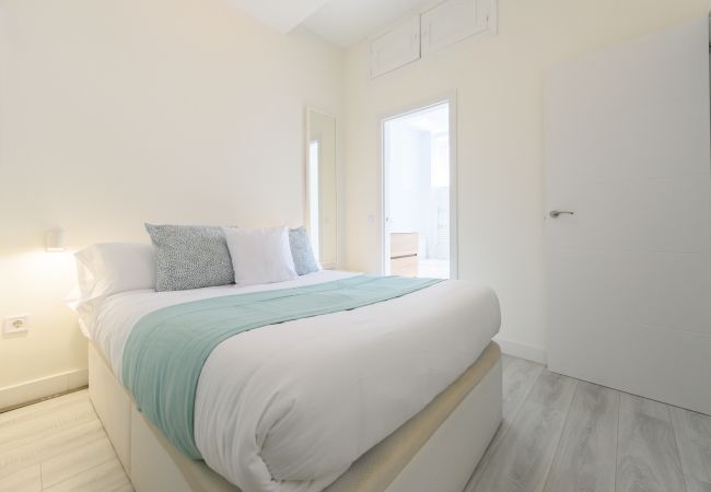 a Madrid - Alquiler Mensual en Madrid – Piso moderno de 1 dormitorio