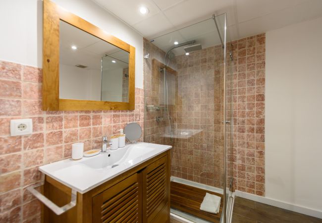 Appartamento a Madrid - Piso moderno de 1 dormitorio con ventanales y sofá cama para invitados en Madrid.Temporal  Appartamento a Madrid - Piso moderno de 1 dormitorio con ventanales y sofá cama para invitados en Madrid.Temporal