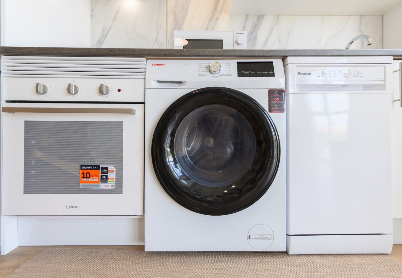 Appartamento a Madrid - Piso moderno de 1 dormitorio con ventanales y sofá cama para invitados en Madrid.Temporal  Appartamento a Madrid - Piso moderno de 1 dormitorio con ventanales y sofá cama para invitados en Madrid.Temporal