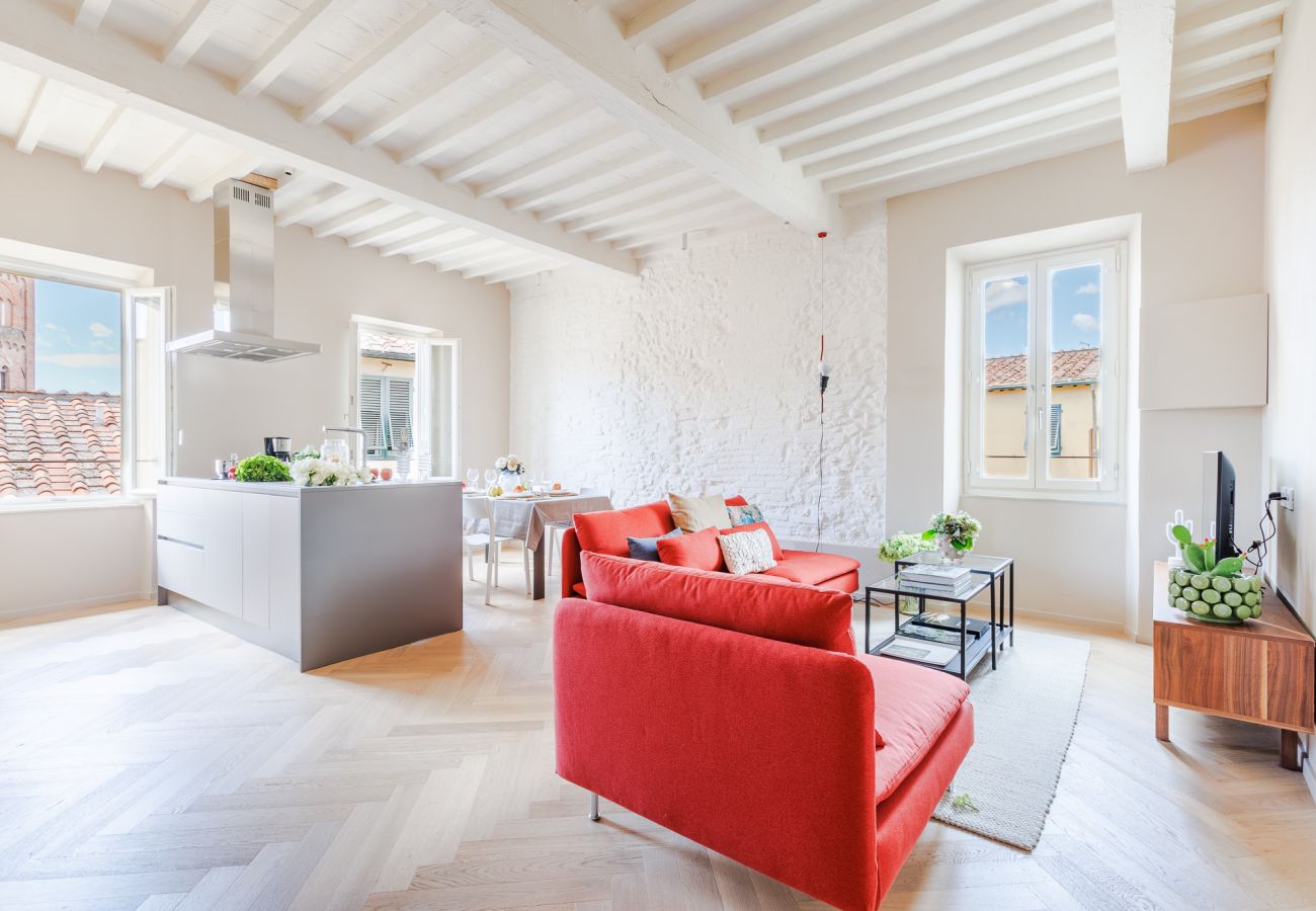 Appartamento a Lucca - The White Lotus Penthouse, Modern Flat with Elevator Appartamento a Lucca - The White Lotus Penthouse, Modern Flat with Elevator