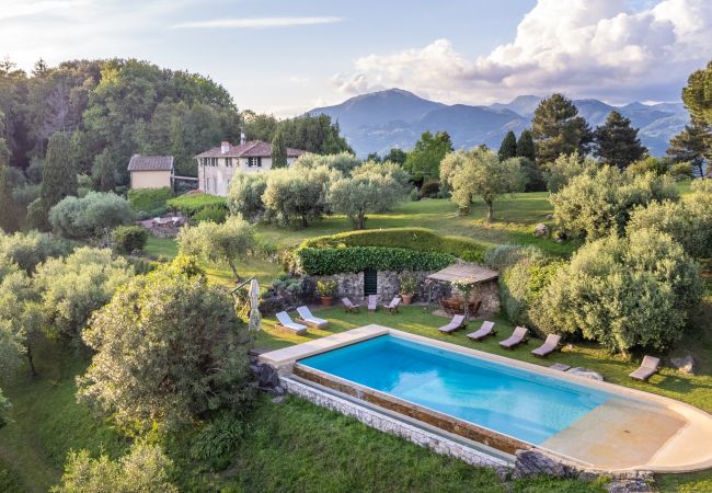 Villa a Lucca - Iconic Romantic Farmhouse with Pool in Lucca