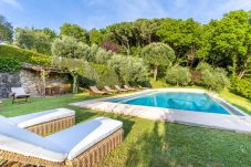 Villa a Lucca - Iconic Romantic Farmhouse with Pool in Lucca