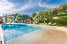 Villa a Lucca - Iconic Romantic Farmhouse with Pool in Lucca