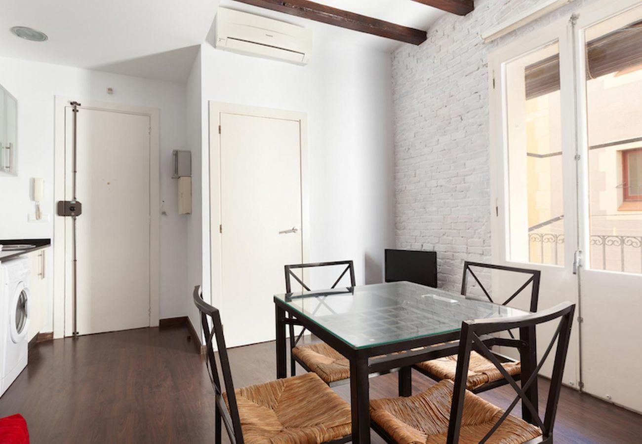 Unique Barceloneta 3 Apartment for Small Space