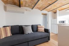 Apartment in Barcelona - Renovated 2 bedrooms flat in central Gracia