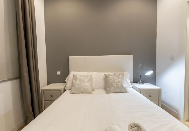 Apartamento em Madrid - Modern Madrid Downtown Puerta Del Sol M (PRE2B) Apartamento em Madrid - Modern Madrid Downtown Puerta Del Sol M (PRE2B)