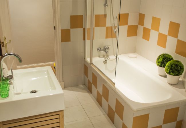 Apartamento em Madrid - Downtown Madrid centro Cibeles M (LM7) Apartamento em Madrid - Downtown Madrid centro Cibeles M (LM7)