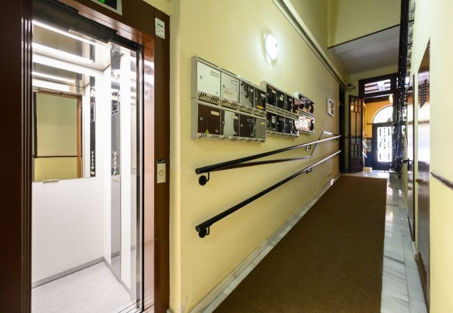 Apartamento em Madrid - Ático MADRID Downtown Museo Reina Sofía-Atocha (DF21) Apartamento em Madrid - Ático MADRID Downtown Museo Reina Sofía-Atocha (DF21)