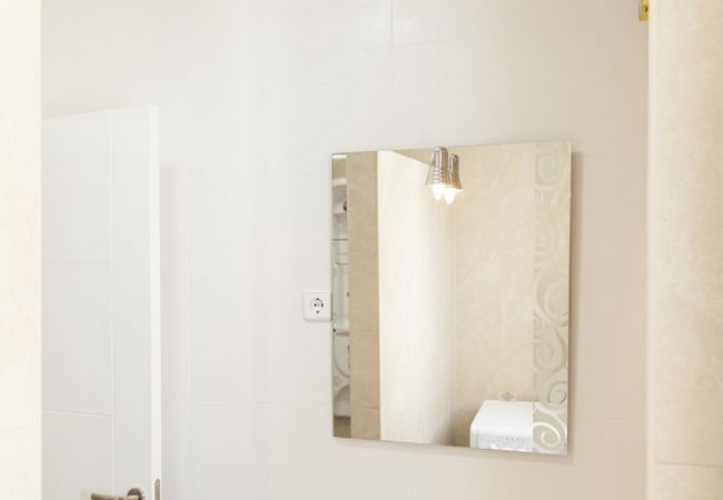 Apartamento em Madrid - Madrid Downtown Retiro-Puerta de Alcala M (LDR28) Apartamento em Madrid - Madrid Downtown Retiro-Puerta de Alcala M (LDR28)