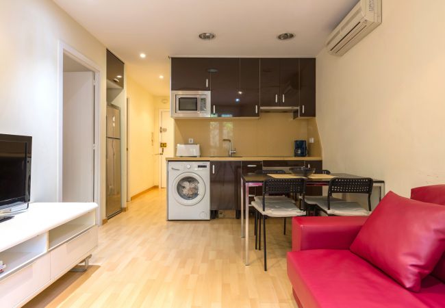 Apartamento em Barcelona - PARLAMENT, renoveret, moderne og sød lejlighed ved siden af Mercado San Antonio Apartamento em Barcelona - PARLAMENT, renoveret, moderne og sød lejlighed ved siden af Mercado San Antonio