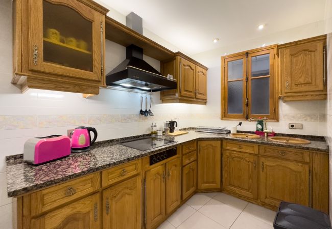 Apartamento em Barcelona - Belo apartamento com amplo terraço privado, próximo ao Passeig de Gracia, Barcelona Apartamento em Barcelona - Belo apartamento com amplo terraço privado, próximo ao Passeig de Gracia, Barcelona