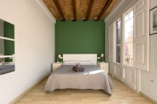 Apartamento em Barcelona - Apartamento restaurado, elegante e ensolarado para alugar no centro de Barcelona, Gracia.