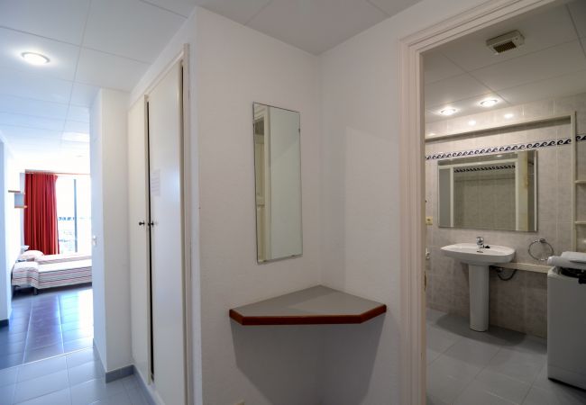 Estúdio em Estartit - NAUTIC ESTUDI BX-2 Estúdio em Estartit - NAUTIC ESTUDI BX-2