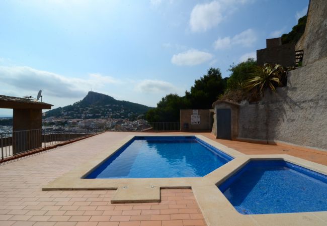 Estúdio em Estartit - NAUTIC ESTUDI BX-2 Estúdio em Estartit - NAUTIC ESTUDI BX-2