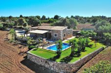 Fazenda em Santa Margalida - Es Bosquerró 054 fantástica finca con piscina vallada, zona infantil, terraza, barbacoa y WiFi