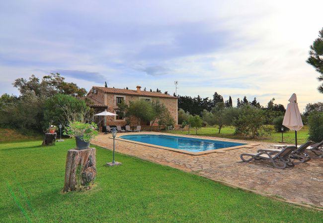 Fazenda em Buger - Son Tresco 126 fantástica finca ideal para grupos, con jardín, terraza, ping pong y WiFi Fazenda em Buger - Son Tresco 126 fantástica finca ideal para grupos, con jardín, terraza, ping pong y WiFi