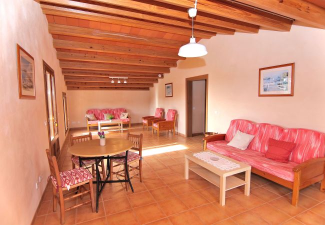 Fazenda em Buger - Son Tresco 126 fantástica finca ideal para grupos, con jardín, terraza, ping pong y WiFi Fazenda em Buger - Son Tresco 126 fantástica finca ideal para grupos, con jardín, terraza, ping pong y WiFi