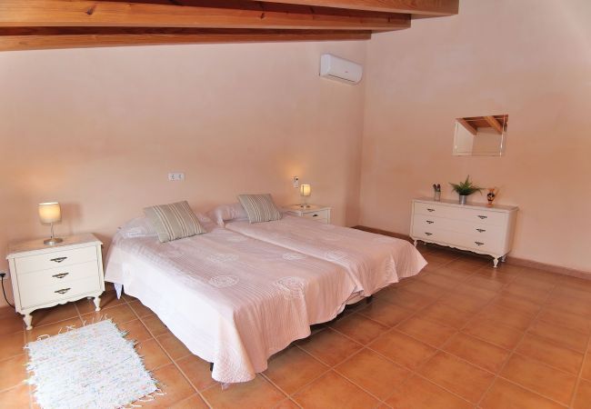 Fazenda em Buger - Son Tresco 126 fantástica finca ideal para grupos, con jardín, terraza, ping pong y WiFi Fazenda em Buger - Son Tresco 126 fantástica finca ideal para grupos, con jardín, terraza, ping pong y WiFi