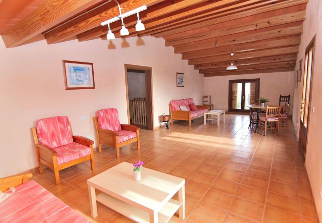 Fazenda em Buger - Son Tresco 126 fantástica finca ideal para grupos, con jardín, terraza, ping pong y WiFi Fazenda em Buger - Son Tresco 126 fantástica finca ideal para grupos, con jardín, terraza, ping pong y WiFi