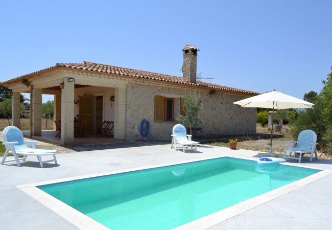 Fazenda em Llubi - Son Bernat 137 acogedora finca en la naturaleza con piscina privada, terraza, jardín y WiFi Fazenda em Llubi - Son Bernat 137 acogedora finca en la naturaleza con piscina privada, terraza, jardín y WiFi
