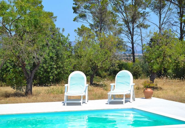 Fazenda em Llubi - Son Bernat 137 acogedora finca en la naturaleza con piscina privada, terraza, jardín y WiFi Fazenda em Llubi - Son Bernat 137 acogedora finca en la naturaleza con piscina privada, terraza, jardín y WiFi