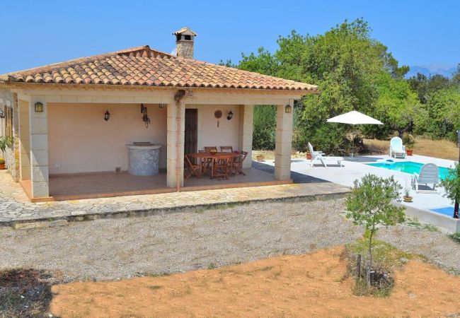 Fazenda em Llubi - Son Bernat 137 acogedora finca en la naturaleza con piscina privada, terraza, jardín y WiFi Fazenda em Llubi - Son Bernat 137 acogedora finca en la naturaleza con piscina privada, terraza, jardín y WiFi