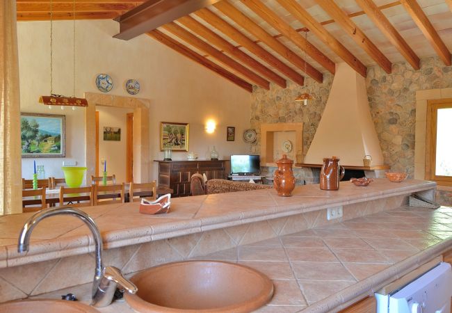 Fazenda em Llubi - Son Bernat 137 acogedora finca en la naturaleza con piscina privada, terraza, jardín y WiFi Fazenda em Llubi - Son Bernat 137 acogedora finca en la naturaleza con piscina privada, terraza, jardín y WiFi