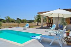 Fazenda em Llubi - Son Bernat 137 acogedora finca en la naturaleza con piscina privada, terraza, jardín y WiFi