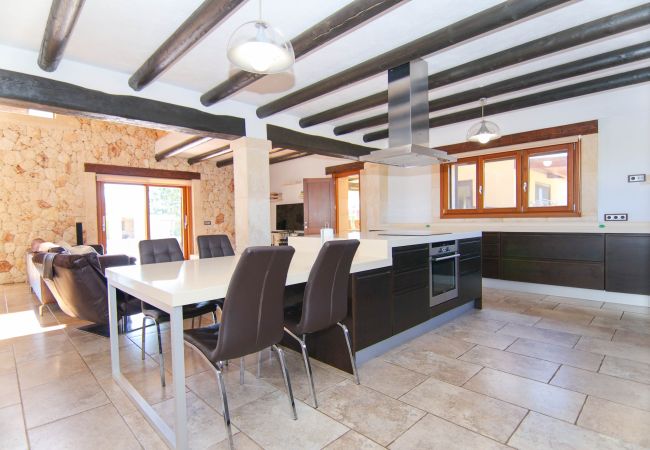 Fazenda em Sa Pobla - Rey del Campo 140 lujosa villa con piscina privada, aire acondicionado, jardín y zona barbacoa Fazenda em Sa Pobla - Rey del Campo 140 lujosa villa con piscina privada, aire acondicionado, jardín y zona barbacoa