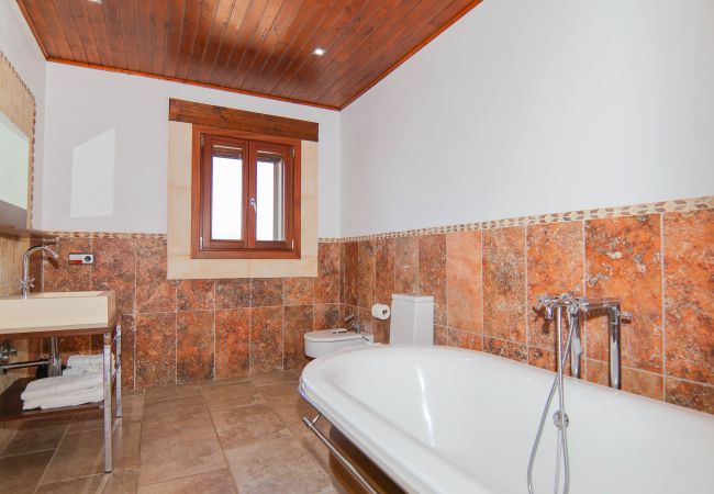 Fazenda em Sa Pobla - Rey del Campo 140 lujosa villa con piscina privada, aire acondicionado, jardín y zona barbacoa Fazenda em Sa Pobla - Rey del Campo 140 lujosa villa con piscina privada, aire acondicionado, jardín y zona barbacoa