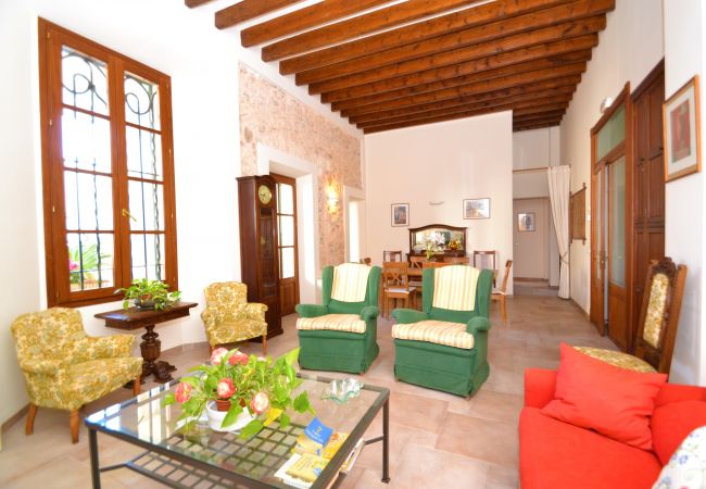 Casa em Llubi - Tofollubí 152 fantástica villa con piscina privada, gran zona exterior, aire acondicionado y zona barbacoa Casa em Llubi - Tofollubí 152 fantástica villa con piscina privada, gran zona exterior, aire acondicionado y zona barbacoa