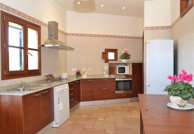 Casa em Llubi - Tofollubí 152 fantástica villa con piscina privada, gran zona exterior, aire acondicionado y zona barbacoa Casa em Llubi - Tofollubí 152 fantástica villa con piscina privada, gran zona exterior, aire acondicionado y zona barbacoa