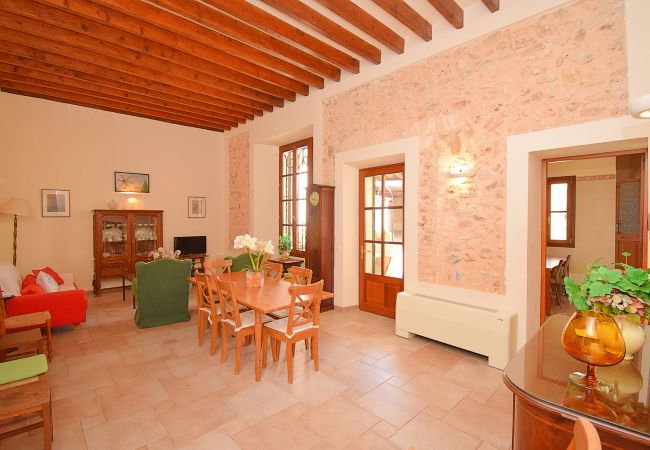 Casa em Llubi - Tofollubí 152 fantástica villa con piscina privada, gran zona exterior, aire acondicionado y zona barbacoa Casa em Llubi - Tofollubí 152 fantástica villa con piscina privada, gran zona exterior, aire acondicionado y zona barbacoa