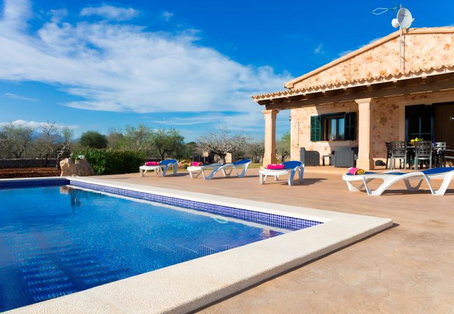 Fazenda em Sineu - Son Rossignol 155 acogedora finca rústica con piscina privada, terraza, barbacoa y WiFi Fazenda em Sineu - Son Rossignol 155 acogedora finca rústica con piscina privada, terraza, barbacoa y WiFi