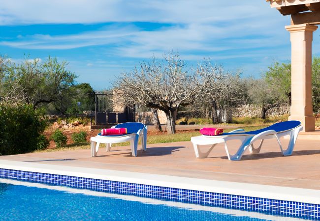 Fazenda em Sineu - Son Rossignol 155 acogedora finca rústica con piscina privada, terraza, barbacoa y WiFi Fazenda em Sineu - Son Rossignol 155 acogedora finca rústica con piscina privada, terraza, barbacoa y WiFi