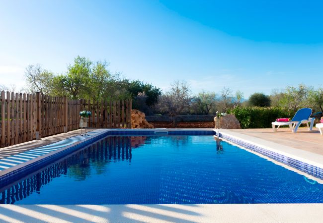 Fazenda em Sineu - Son Rossignol 155 acogedora finca rústica con piscina privada, terraza, barbacoa y WiFi Fazenda em Sineu - Son Rossignol 155 acogedora finca rústica con piscina privada, terraza, barbacoa y WiFi