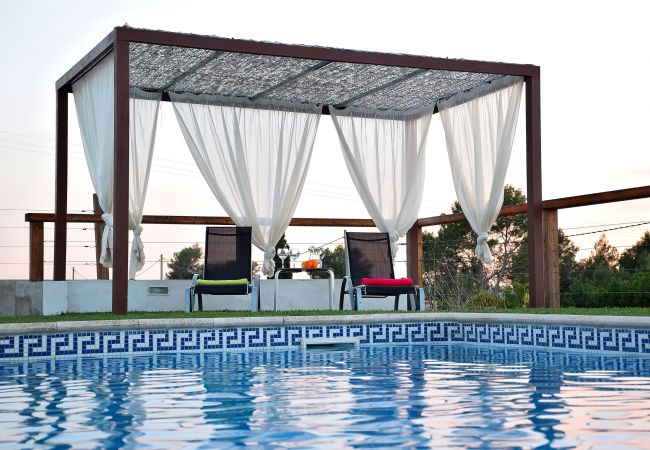 Fazenda em Muro - Can Butxaquí 160 fantástica villa con piscina privada y jacuzzi, aire acondicionado, barbacoa y WiFi Fazenda em Muro - Can Butxaquí 160 fantástica villa con piscina privada y jacuzzi, aire acondicionado, barbacoa y WiFi