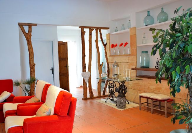 Fazenda em Muro - Can Butxaquí 160 fantástica villa con piscina privada y jacuzzi, aire acondicionado, barbacoa y WiFi Fazenda em Muro - Can Butxaquí 160 fantástica villa con piscina privada y jacuzzi, aire acondicionado, barbacoa y WiFi