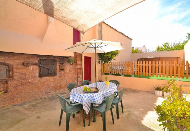 Casa em Petra - Es Forn 229 acogedora casa de pueblo con piscina privada, terraza y WiFi Casa em Petra - Es Forn 229 acogedora casa de pueblo con piscina privada, terraza y WiFi